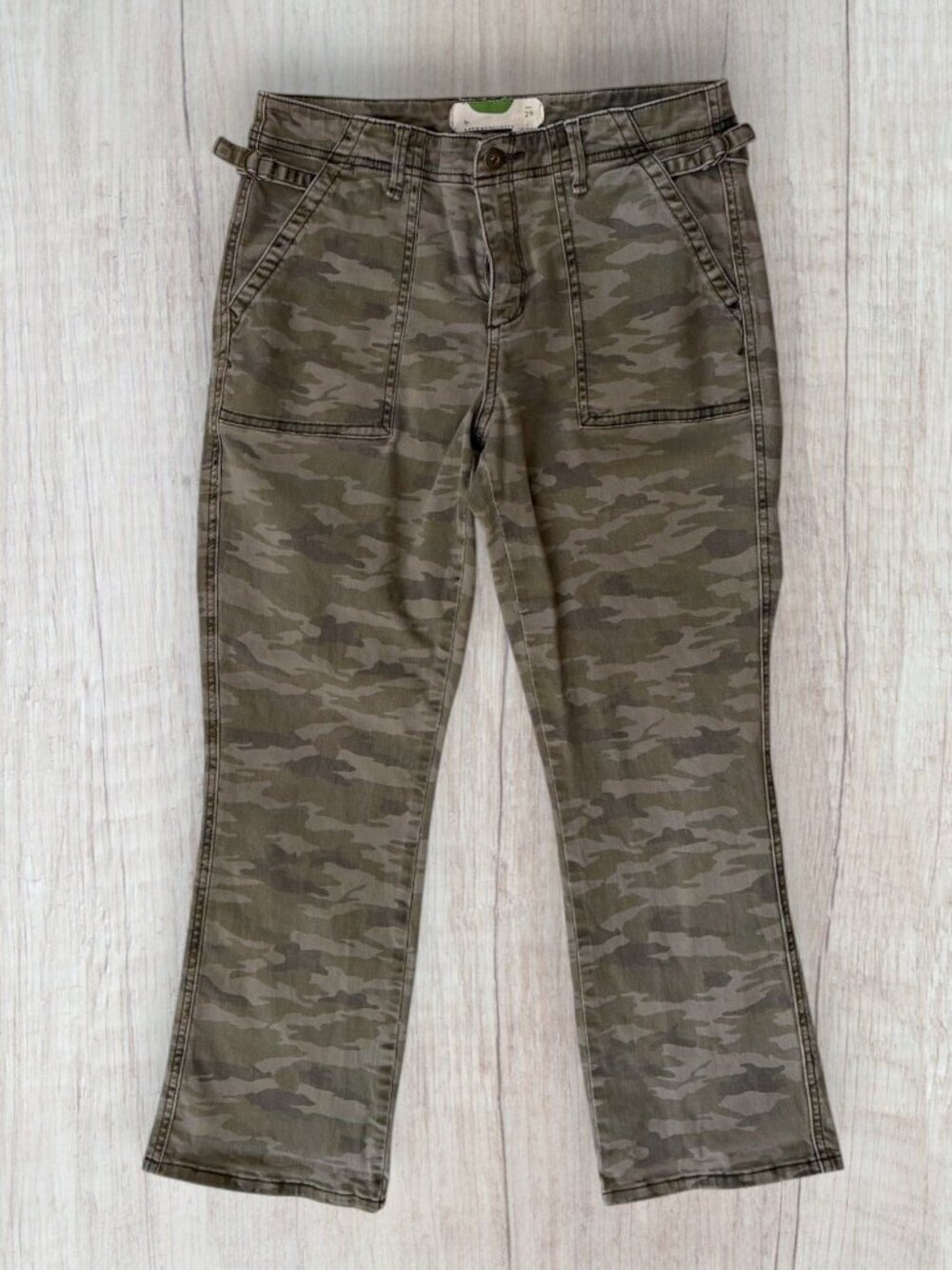 Anthropologie Pilcro Camo Utility Boyfriend Ankle Pants Cropped Straight Size 29